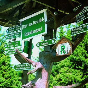 Rennsteig_Wegweiser