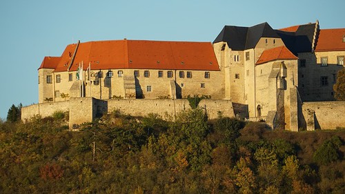 schloss-neuenburg